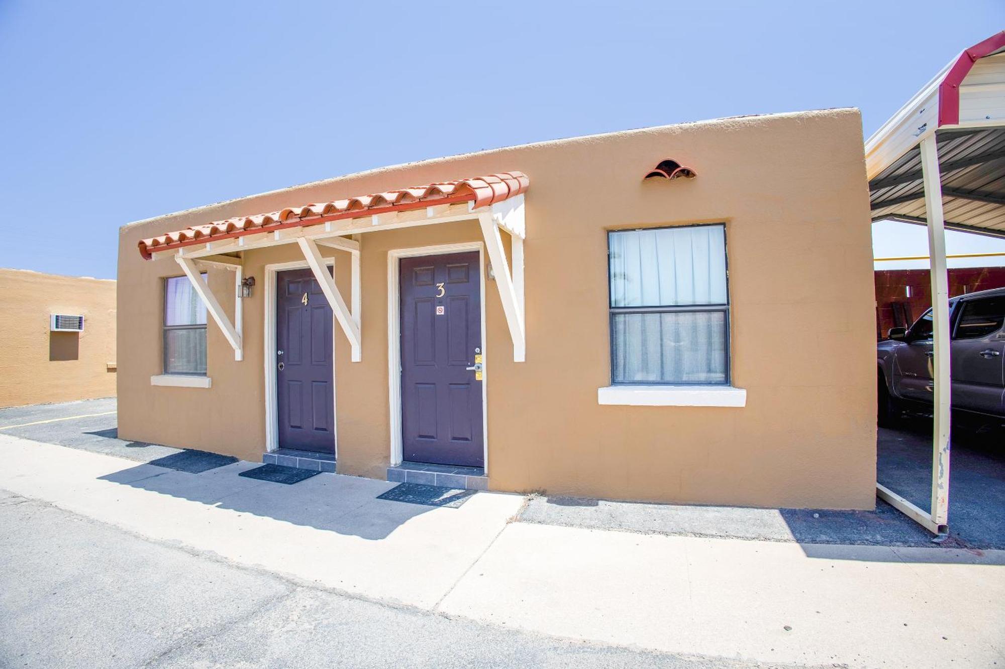 Sands Motel By Oyo El Paso Near Airport Екстер'єр фото