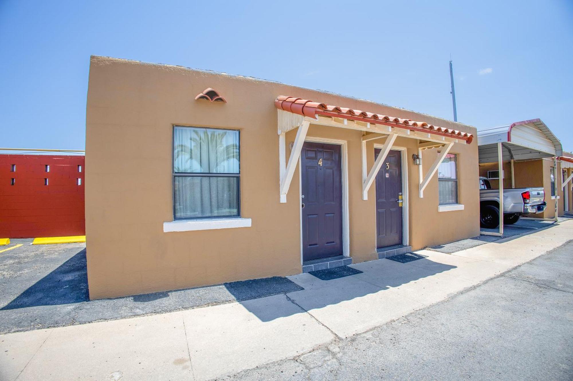 Sands Motel By Oyo El Paso Near Airport Екстер'єр фото