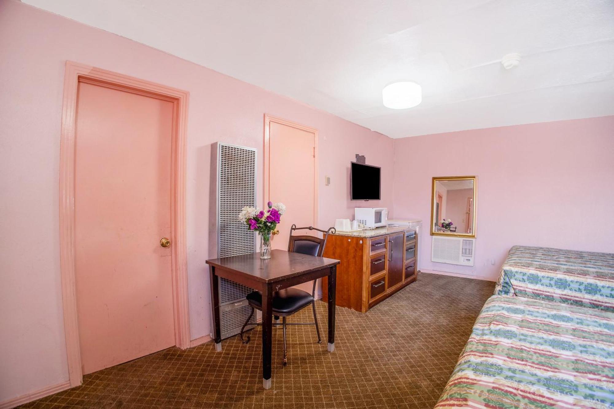 Sands Motel By Oyo El Paso Near Airport Екстер'єр фото